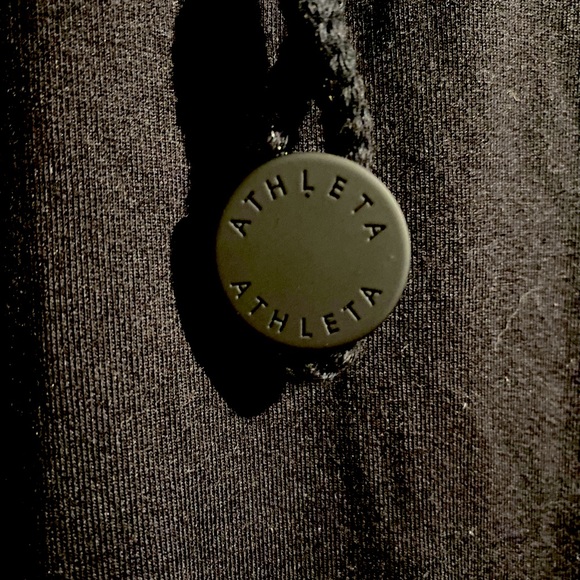 Althleta Hoodie Long Sleeve- NWOT- Color: Black Size Large - Picture 6 of 6